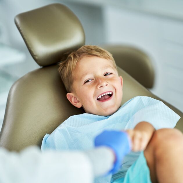 little-boy-and-female-dentist-in-the-dentists-offi-2025-01-09-15-10-40-utc